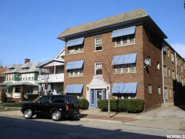 Lincoln Towers in Lakewood, OH - Building Photo
