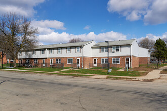 Holland Townhouses in Rochester, NY - Foto de edificio - Building Photo