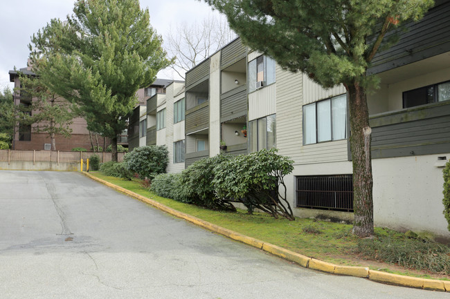 The Burnside Apartments in Surrey, BC - Building Photo - Building Photo