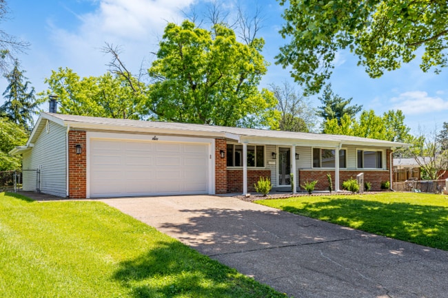 property at 6 Colt Cir