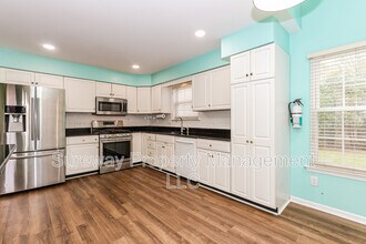 1 Elkington Dr in Mount Laurel, NJ - Building Photo - Building Photo