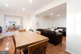 5105 Spring Rock Ct in Fairfax, VA - Building Photo - Building Photo