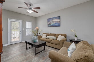 Magnolia Lake Apartments in Carrollton, GA - Building Photo - Interior Photo