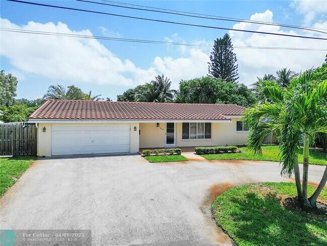 4510 NE 15th Ave in Oakland Park, FL - Building Photo - Building Photo