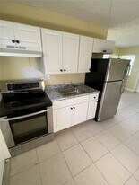 631 NW 22nd Rd in Fort Lauderdale, FL - Building Photo