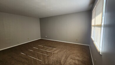 102 W 8th Ave in Columbus, OH - Building Photo - Building Photo