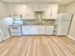 428 E Elm St in Denison, TX - Building Photo - Building Photo