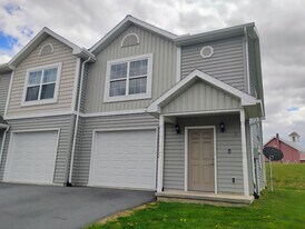 18 Chloe Dr in Myerstown, PA - Building Photo