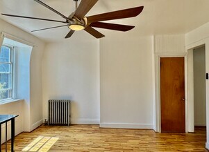 818 Grand St-Unit -3 in Jersey City, NJ - Building Photo - Building Photo