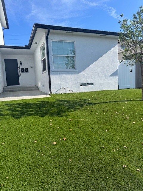 4939 Art St in San Diego, CA - Building Photo