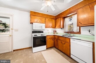 16811 Ridge Rd in Upperco, MD - Building Photo - Building Photo