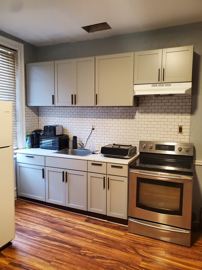 3563 N 11th St, Unit 1 Bedroom 1 Bathroom in Philadelphia, PA - Building Photo - Building Photo