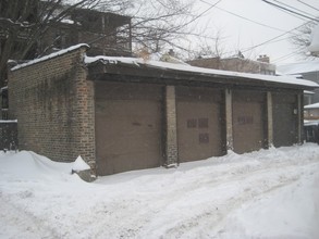 3340 N Oakley Ave in Chicago, IL - Building Photo - Building Photo