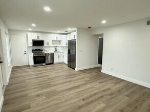 153 SE Calmoso Dr in Port St. Lucie, FL - Foto de edificio - Building Photo