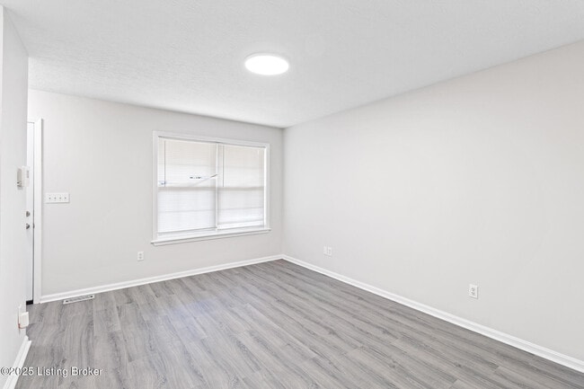 3233 Vermont Ave in Louisville, KY - Building Photo - Building Photo