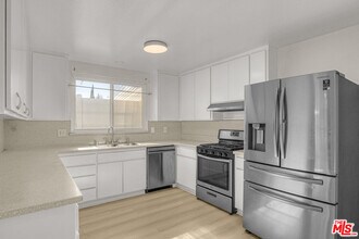 7701 Baird Ave in Los Angeles, CA - Building Photo - Building Photo