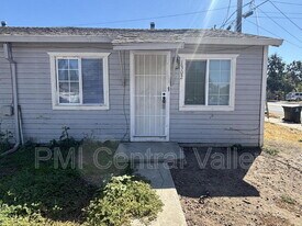1302 N Filbert St in Stockton, CA - Building Photo