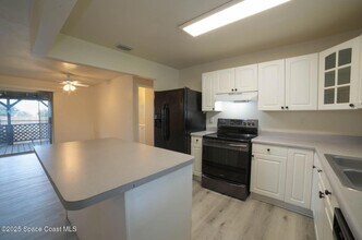 950 Alford St in Titusville, FL - Foto de edificio - Building Photo