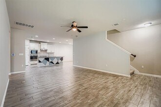 8800 Sikes Way in Austin, TX - Building Photo - Building Photo