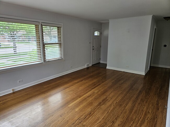 5816 Superior St in Berkeley, IL - Building Photo - Building Photo