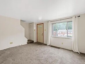 517 Maytide St in Pittsburgh, PA - Building Photo - Building Photo