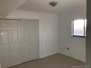 6091 W 22nd Ct-Unit -403 in Hialeah, FL - Building Photo - Building Photo