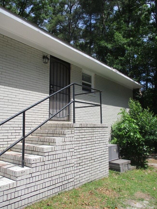 2114 Elvira St in Fayetteville, NC - Building Photo - Building Photo