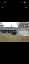 400 E Emerald Dr in Enterprise, AL - Building Photo