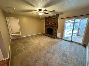 2221 NE 8th St in Moore, OK - Building Photo - Building Photo