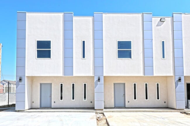 property at 1011 Emerald Valley Dr