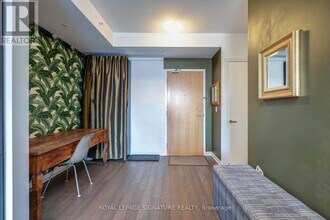 36 Howard Park Ave in Toronto, ON - Building Photo - Building Photo