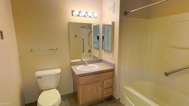 16910 Garden View Cir in Detroit, MI - Building Photo - Building Photo