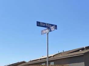 494 S T St in Tulare, CA - Building Photo - Building Photo