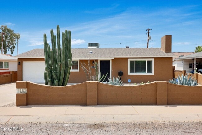 2411 W Cheery Lynn Rd
