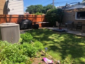 2717 W Rascher Ave, Unit 1 in Chicago, IL - Building Photo - Building Photo
