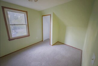 1345 Arkwright St N in St. Paul, MN - Building Photo - Building Photo