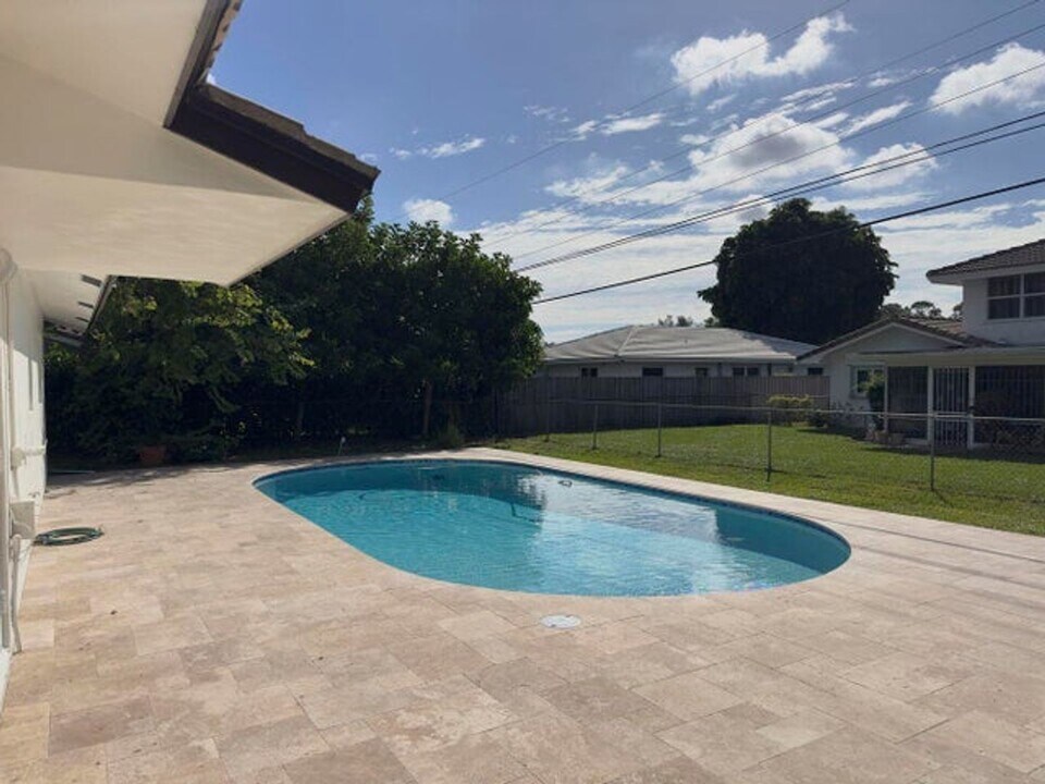 2030 Bonnie St in Boca Raton, FL - Building Photo