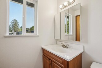 18405 NW Heritage Terrace in Aloha, OR - Building Photo - Building Photo