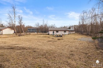 1160 E Snohomish Ave in Wasilla, AK - Building Photo - Building Photo