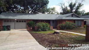 939 Serenade Dr in San Antonio, TX - Building Photo