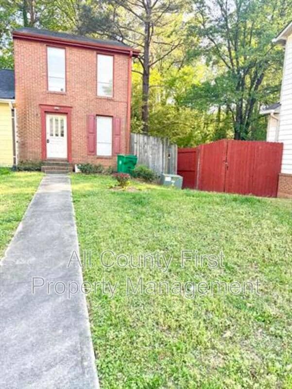 property at 910 Glynn Oaks Dr