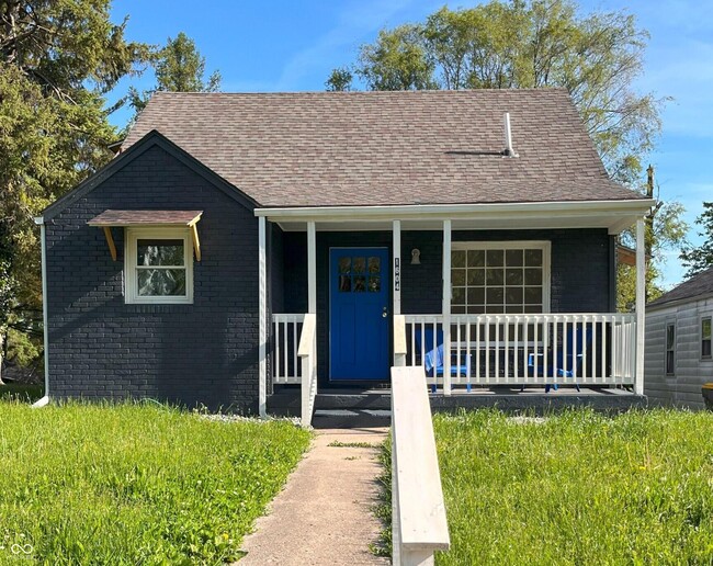property at 1604 W 11th St