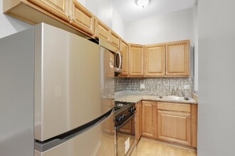 1726 N Sedgwick St, Unit 1R in Chicago, IL - Foto de edificio - Building Photo