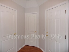 8057 Crane's Crossing Dr in Lewis Center, OH - Building Photo - Building Photo