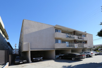 Villa Palms Apartments in Los Angeles, CA - Building Photo - Building Photo