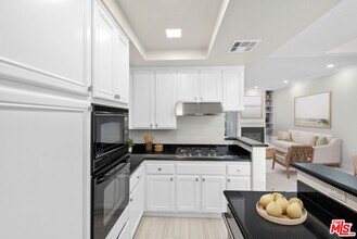 1820 S Beverly Glen Blvd in Los Angeles, CA - Building Photo - Building Photo