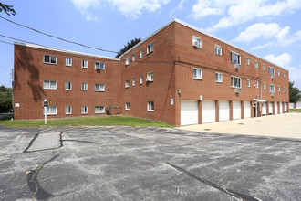 Crest Apartments in Cleveland, OH - Building Photo - Building Photo