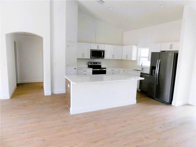 1358 Schumann Dr in Sebastian, FL - Building Photo - Building Photo