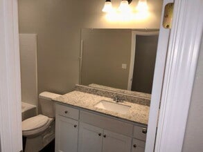 908 E 12th Ave, Unit Unit A in Corsicana, TX - Building Photo - Building Photo