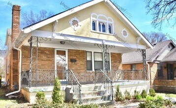 5345 Charlotte St in Kansas City, MO - Building Photo - Building Photo
